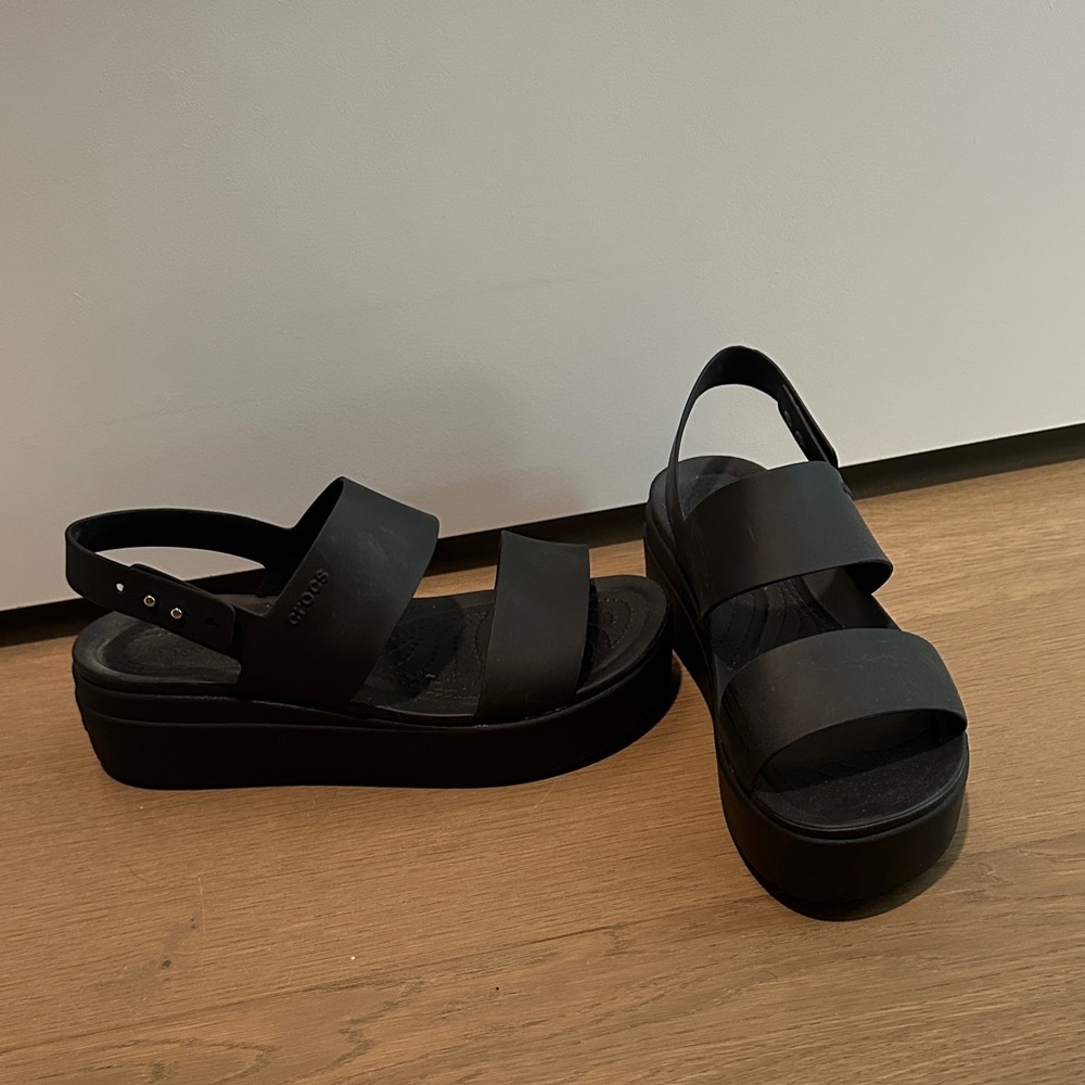 CROCS Black Platform Sandals